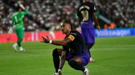 الكشف عن السر الحقيقي وراء احتفال رافينيا بهدفه مع برشلونة: هل السبب ألفاريز؟