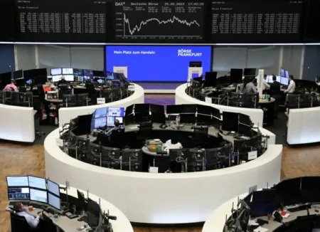 الأسهم الأوروبية تصعد بدعم من تراجع أسعار النفط