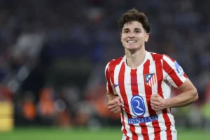 أتلتيكو مدريد يحسم موقفه من رحيل ألفاريز إلى برشلونة: الأمر يتعلق بالكرامة ولا نية للبيع