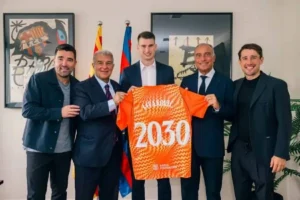 برشلونة يضم الحارس الكرواتي ليفاكوفيتش بعقد يمتد حتى 2030