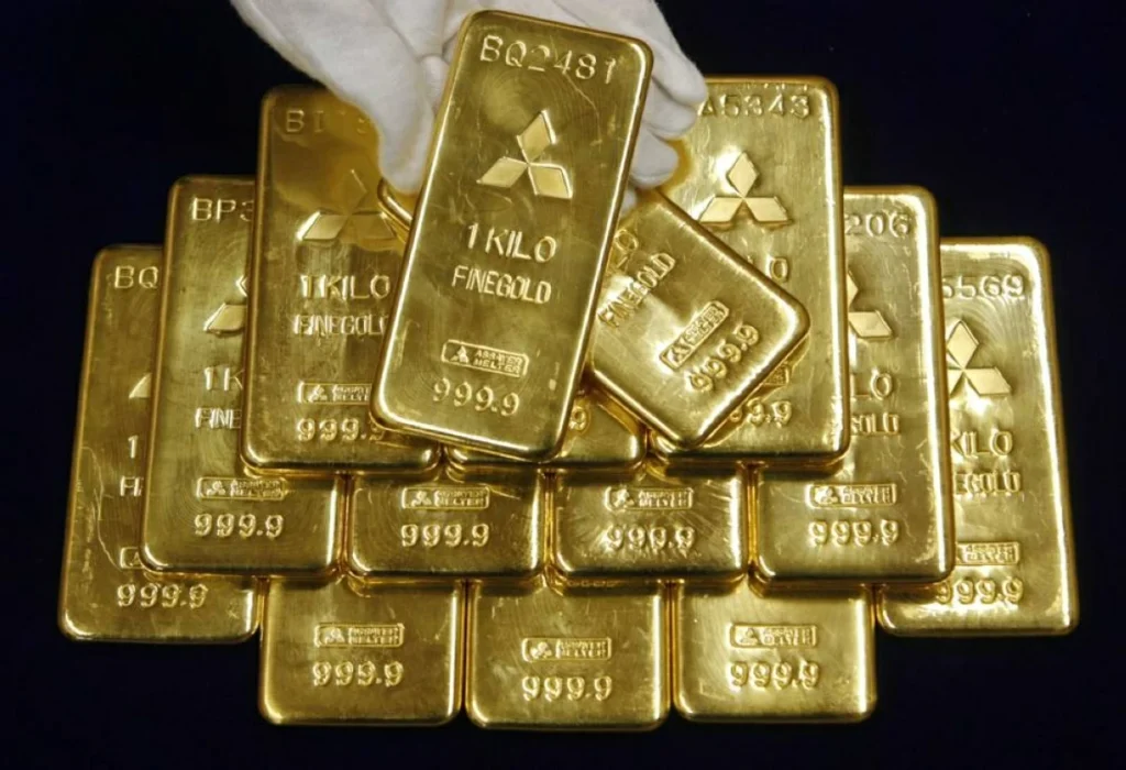أسعار الذهب تنخفض دون 4600 دولار للأونصة والفضة تتراجع إلى 68.5