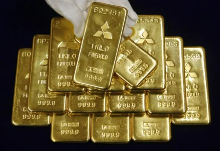 أسعار الذهب تنخفض دون 4600 دولار للأونصة والفضة تتراجع إلى 68.5 أسعار الذهب تنخفض دون 4600 دولار للأونصة والفضة تتراجع إلى 68.5