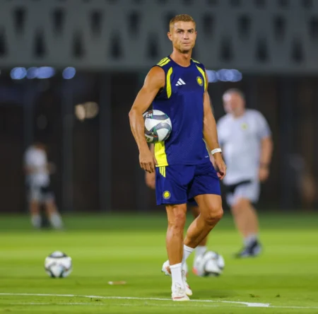 النصر يواجه التعاون والهلال يصطدم بالخليج في الدوري السعودي