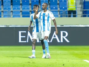 يونايتد يتغلب على خصمه بأقدام سمراء وبصمة بيرلو