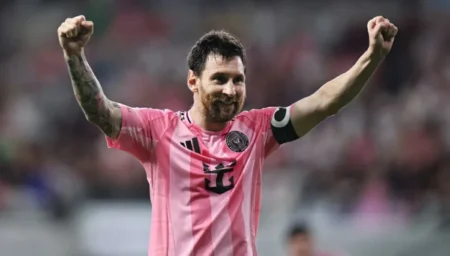 مدرب إنتر ميامي: ميسي لاعب يفوق الوصف