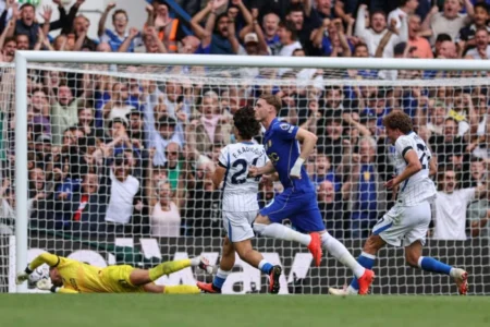 تشيلسي يواصل انطلاقته القوية في الدوري الإنجليزي تحت قيادة ألونسو تشيلسي يواصل انطلاقته القوية في الدوري الإنجليزي تحت قيادة ألونسو