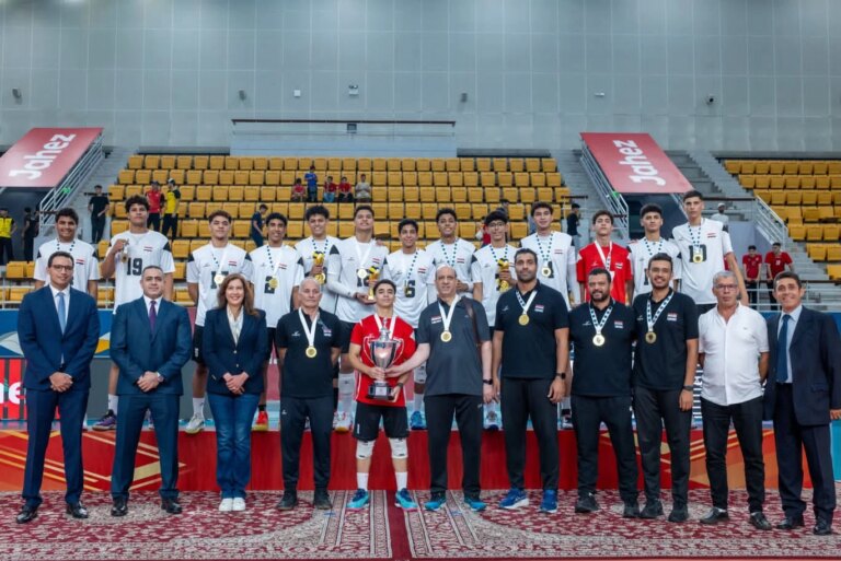منتخب مصر للناشئين يتوج بلقب البطولة العربية للكرة الطائرة عقب فوزه على البحرين
