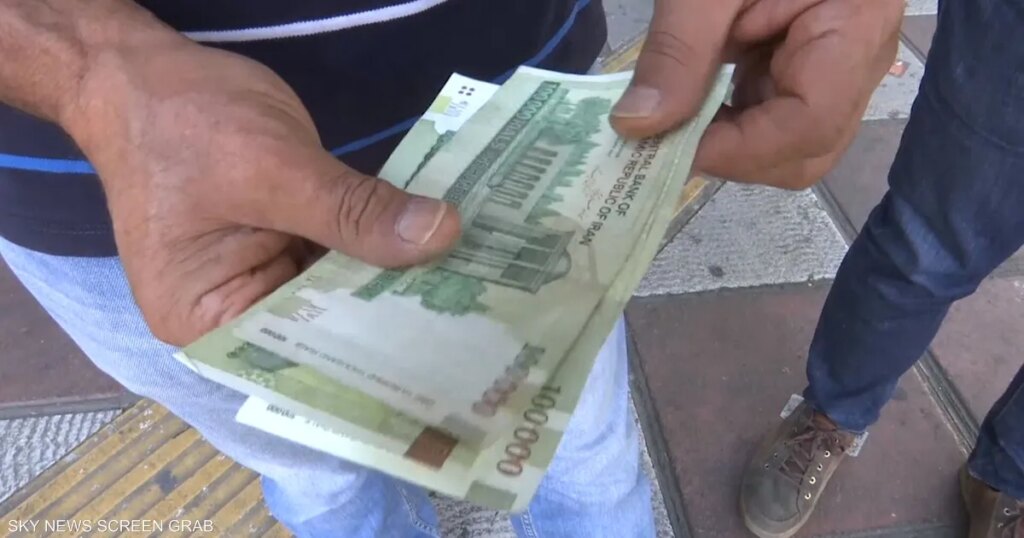 غرايبة: الاقتصاد الإيراني يواجه صدمة مزدوجة