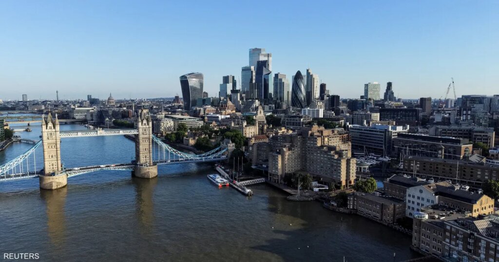نمو مفاجئ للاقتصاد البريطاني بنسبة 0.4% خلال يوليو نمو مفاجئ للاقتصاد البريطاني بنسبة 0.4% خلال يوليو