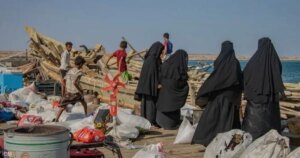 رحلة محفوفة بالمخاطر: البحر وجهة اليمنيين الفارين من البلاد