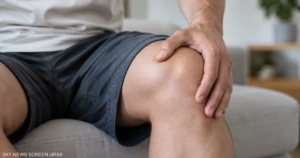 طقطقة الركبة: 4 أسباب شائعة ومتى تستوجب استشارة الطبيب؟