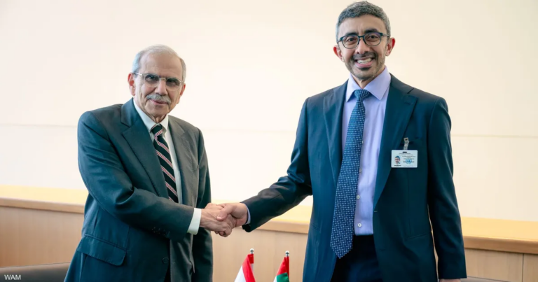 عبدالله بن زايد يبحث مع رئيس وزراء لبنان تعزيز العلاقات في نيويورك عبدالله بن زايد يبحث مع رئيس وزراء لبنان تعزيز العلاقات في نيويورك