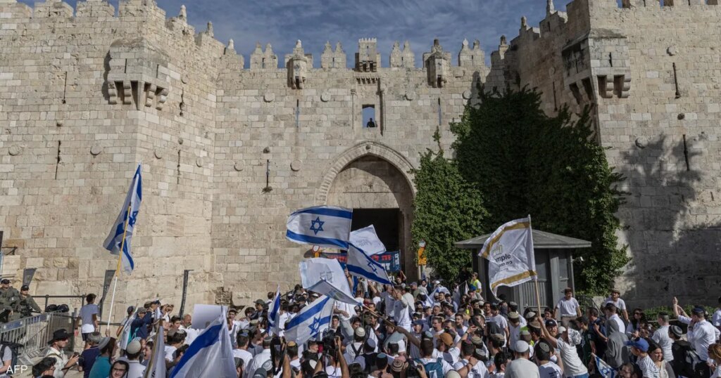 استنفار في القدس مع اقتحام مئات المستوطنين لباحات المسجد الأقصى