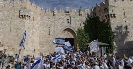 استنفار في القدس مع اقتحام مئات المستوطنين لباحات المسجد الأقصى