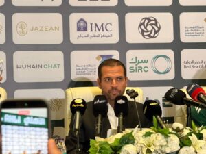 الأهلي ينهي عقد روي بيدرو بالتراضي ويكلف أسامة هوساوي مديراً رياضياً مؤقتاً