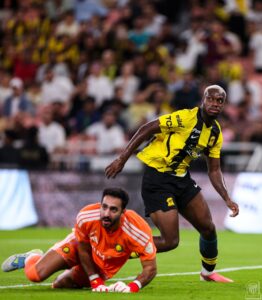 الاتحاد يسقط النصر بثنائية ويلحق به الهزيمة الأولى في دوري روشن