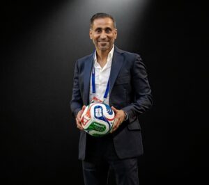 سامي الجابر يساند روبن نيفيز عقب الهتافات المسيئة في مواجهة الهلال والتعاون