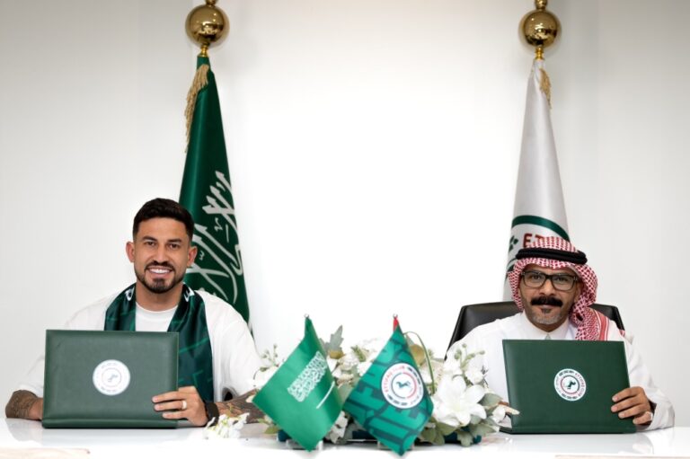 التعاقد رسمياً مع بيدرو هنريكي في صفوف الاتفاق
