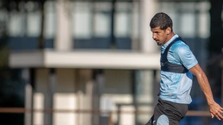 هل انضم محمد محزري للمرة الأولى لقائمة المنتخب السعودي بعد انتقاله للهلال؟ هل انضم محمد محزري للمرة الأولى لقائمة المنتخب السعودي بعد انتقاله للهلال؟