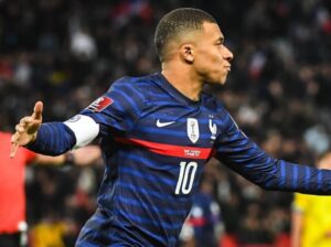مبابي يغيب عن تدريبات المنتخب الفرنسي.. فما السبب؟