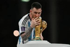 ميسي يعلن اعتزاله اللعب دولياً بعد مسيرة حافلة مع الأرجنتين