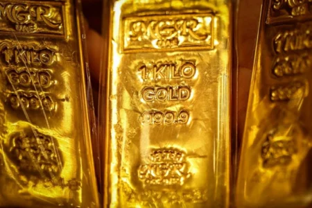استقرار أسعار الذهب في مستهل تعاملات سبتمبر بعد مكاسب 10% خلال أغسطس استقرار أسعار الذهب في مستهل تعاملات سبتمبر بعد مكاسب 10% خلال أغسطس