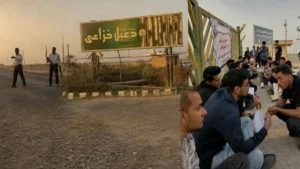 الشرطة الإيرانية تطلق النار على متظاهرين في عدة مدن