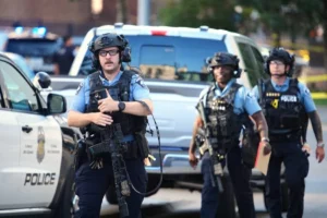 مقتل شخصين وإصابة 3 عناصر شرطة في إطلاق نار بمينيابوليس