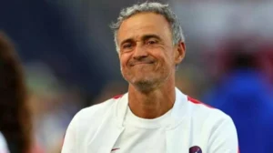 إنريكي يرد على مورينيو: هذا اللاعب وزميله الأحق بالكرة الذهبية