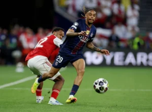 800 مليون يورو من الدوري الإنجليزي لدعم الأندية الفرنسية المتعثرة