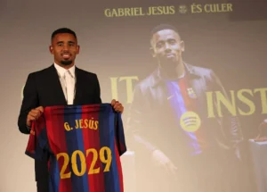 الدوري الإسباني: برشلونة وريال مدريد في مواجهة حاسمة لتعزيز الصدارة