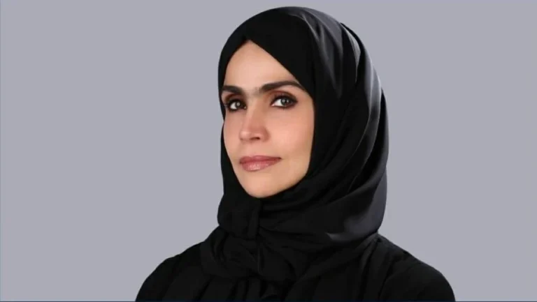 سلامة المزروعي توثق ملامح الأنوثة في أعمالها الفنية