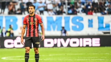 عائق اللغة يضع محمد عبد المنعم في موقف صعب مع مدرب نيس الفرنسي