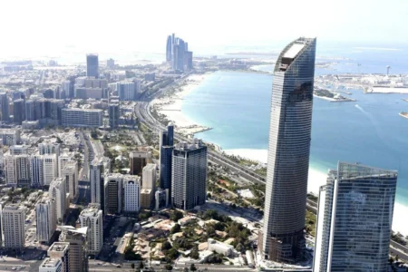 «أديا» يعزز محفظته الاستثمارية بتوسع نوعي في الأسهم الخاصة والذكاء الاصطناعي والعقارات
