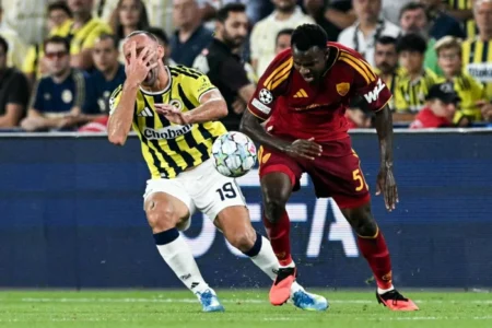 دوري أبطال أوروبا: روما يفرض التعادل على فنربخشه في عقر داره دوري أبطال أوروبا: روما يفرض التعادل على فنربخشه في عقر داره