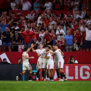 إشبيلية يرتقي إلى المركز الثالث في الدوري الإسباني