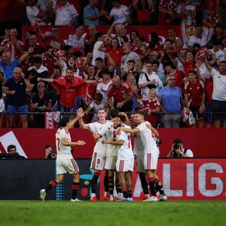 إشبيلية يرتقي إلى المركز الثالث في الدوري الإسباني إشبيلية يرتقي إلى المركز الثالث في الدوري الإسباني