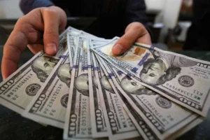 الدولار يتخطى حاجز الـ 52 جنيهاً في تعاملات اليوم الثلاثاء 15 سبتمبر 2026