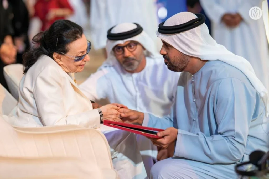 ذياب بن محمد يتوّج الفائزين بجائزة الشيخ زايد للكتاب ذياب بن محمد يتوّج الفائزين بجائزة الشيخ زايد للكتاب