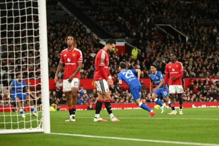 مانشستر يونايتد يودع كأس الرابطة في واقعة هي الأولى من نوعها منذ 50 عاماً مانشستر يونايتد يودع كأس الرابطة في واقعة هي الأولى من نوعها منذ 50 عاماً