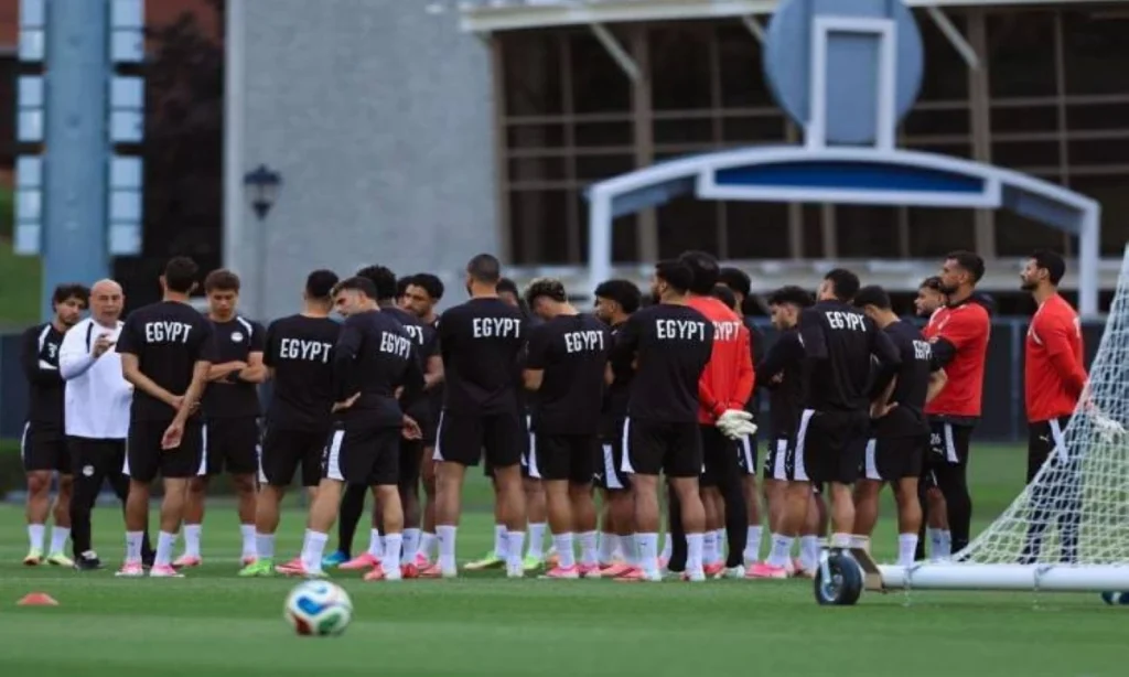 إنهاء أزمة انضمام لاعبي الأهلي لمعسكر منتخب مصر