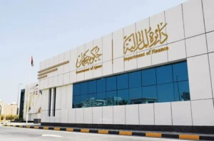 دائرة مالية عجمان تعزز شراكاتها مع 42 جهة ومؤسسة