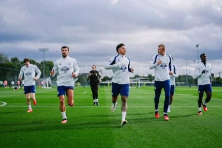 دليلك لمتابعة مباراة مانشستر سيتي وسندرلاند في الدوري الإنجليزي الممتاز دليلك لمتابعة مباراة مانشستر سيتي وسندرلاند في الدوري الإنجليزي الممتاز