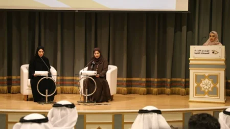 16 عرضاً مسرحياً تتنافس على جوائز مهرجان كلباء للمسرحيات القصيرة