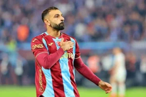 محمد صلاح ورافينيا على رأس التشكيلة المثالية لفلاش سكور عالمياً
