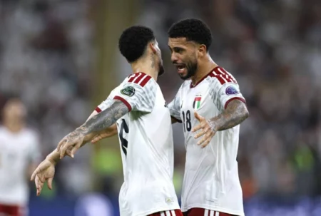 زلاتكو يحذر لاعبي المنتخب الإماراتي من الغرور ويطالبهم بالتركيز