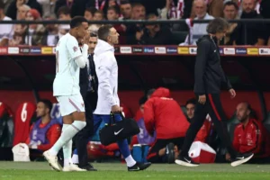 قلق في ريال مدريد إثر إصابة مبابي في الركبة