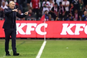 بصمة زيدان المبكرة في أداء المنتخب الفرنسي.. كيف رسم ملامح التغيير؟