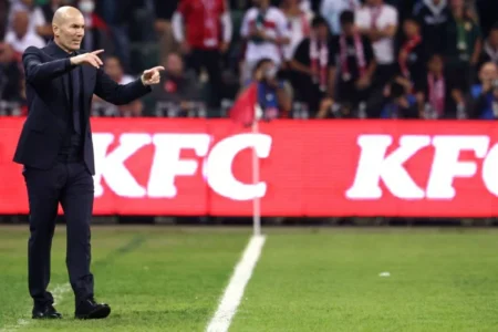 بصمة زيدان المبكرة في أداء المنتخب الفرنسي.. كيف رسم ملامح التغيير؟ بصمة زيدان المبكرة في أداء المنتخب الفرنسي.. كيف رسم ملامح التغيير؟