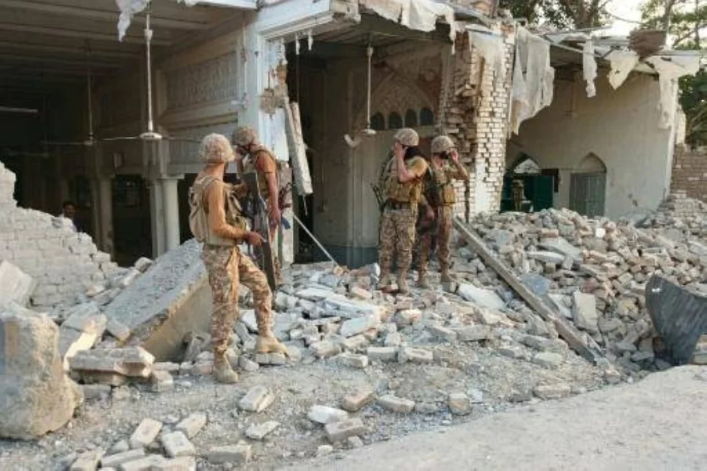 41 قتيلاً وجريحاً في انفجار بباكستان 41 قتيلاً وجريحاً في انفجار بباكستان